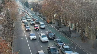 На каких улицах Баку 6 января наблюдаются транспортные заторы? 