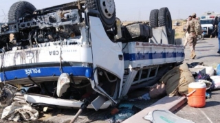 Pakistanda polis avtomobilinə hücum olub, 9 nəfər ölüb, 15-i yaralanıb 