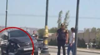 На проспекте 8 Ноября столкнулись два автомобиля - ВИДЕО