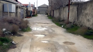 "Pulunu yedilər, buranı düzəltmədilər" - Yol problemi - VİDEO 