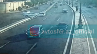 Страшная авария: “Hyundai”  слетел с бордюра  - ВИДЕО