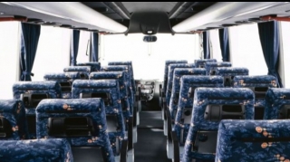 Xarici nömrəli avtobuslar sərnişin daşıyır - Onlara icazəni kim verib?   - VİDEO