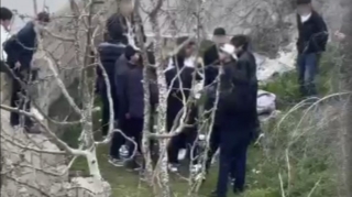 Məktəb ərazisində şagirdi döydülər - Polis araşdırır - VİDEO