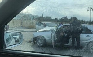 "Mercedes" "Hyundai"a çırpıldı: tıxac yarandı - FOTO