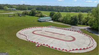 ABŞ-də kartinq yarış meydançası olan malikanə satılır - FOTO