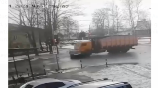 Yük maşınına yol vermədi: həyatını itirdi   - VİDEO