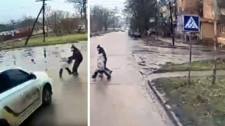 Çağırışa tələsən qadın polis maşınla qadını və uşağı vurdu – Ölən var - VİDEO 