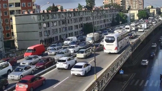 Paytaxtın 21 küçəsində sıxlıq var - SİYAHI 