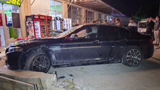 Göygöldə idarəetmədən çıxan BMW aşıb, xəsarət alanlar var - FOTO 