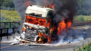 В Сиязане загорелся грузовой автомобиль
