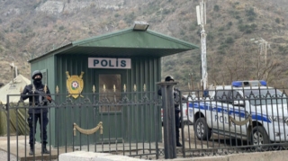 Gorus-Qafan yolundakı gömrük postunda milyonlarla vəsait toplanıb - AÇIQLAMA 