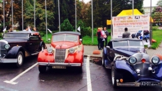 Украинец распродает впечатляющую коллекцию ретро-авто с машинами Гитлера и Брежнева  - ФОТО