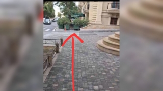 Daha bir restoran terras yaradıb səkini özəlləşdirir - FOTO 