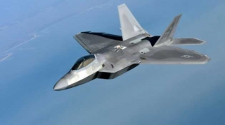 Rusiyanın ən yaxşı qırıcısı “F-22 Raptor”a uduzdu