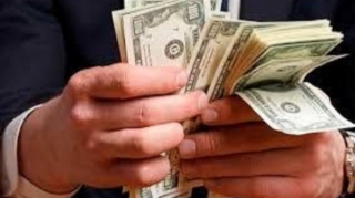 Tanışına hədə-qorxu gəlib, 2700 manatını aldı 