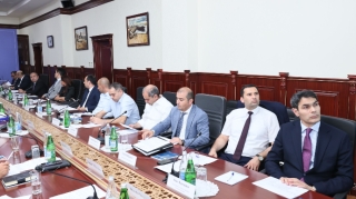 “Sərhəddə ticarət üzrə dövlət xidmətlərinin səmərəliliyinin artırılması” barədə iclas keçirilib - FOTO