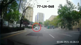 В Баку водитель решил сократить путь и проехал против движения - ВИДЕО 