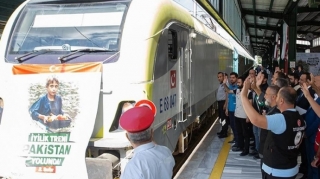 Türkiyədən Pakistana üçüncü yardım qatarı yola salınıb 