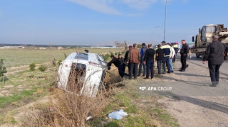 Hacıqabulda mikroavtobus AŞDI:  3 nəfər xəsarət alıb - FOTO 