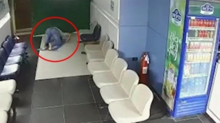 Gənc oğlan səcdə zamanı ÖLDÜ - VİDEO 