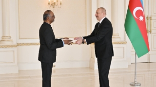 “Sülh istəyirsə, niyə 100 milyonlarla dollarlıq  silah alır?!”