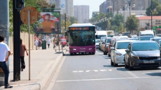 Bakının bu küçəsində avtobus zolağına girmək olar - Bu saatdan sonra   - FOTO 