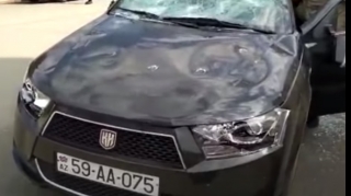 Tərtərdə axundun avtomobili yararsız hala salındı  - VİDEO