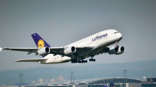 “Lufthansa” və KLM uçuşları ləğv edir və ucuz biletlərin satışını dayandırır 