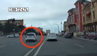 Bakıda "avtoşluq" edən xanım sürücü görün nə oyun çıxardı  - VİDEO