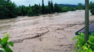 Qusarçay məcrasını dəyişib, evlər təhlükə altında qalıb - VİDEO 