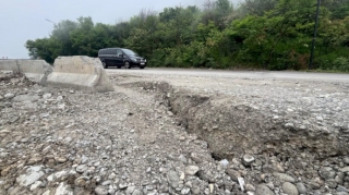 Ağsu aşırımında yenidən torpaq sürüşməsi olub 