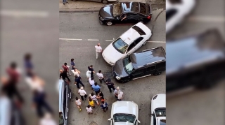 Bu küçədə sürücülər davamlı qayda pozub qəza törədir   - VİDEO