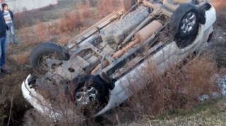 Yardımlıda baş vermiş qəzada sürücü ölüb, sərnişin xəsarət alıb 