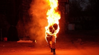 Şəmkirdə 45 yaşlı kişi özünü yandırıb