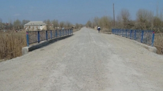 Sabirabadın Hacıbəbir kəndində yollar bərbad vəziyyətdədir 