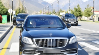 Prezident İlham Əliyev Qəbələdə sükan arxasında  - FOTO