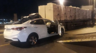 Nərimanovda nəqliyyat vasitəsi yük avtomobilinə çırpılıb,  xəsarət alanlar var - FOTO 