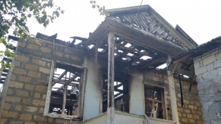 Qaxda evdə yanğın olub