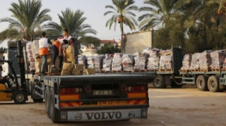 Qəzzaya onlarla yardım maşını girdi - FOTO 