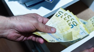 Polkovnik-leytenantı aldadıb 32 minini aldılar - FOTO 