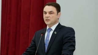 Eldəniz Səlimov polisi sevgilisinə görə döyübmüş - SENSASİON İDDİA 