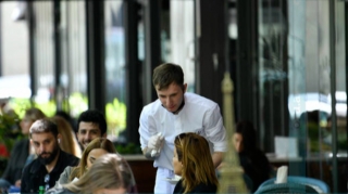Bakıda restorana gedən koronavirus xəstəsi aşkarlandı  - FOTO