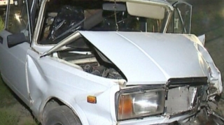 Samuxda "VAZ 2107" aşıb, sürücü xəsarət alıb 