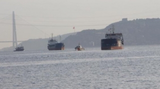 Bosforda Rusiya və Türkiyə gəmiləri toqquşdu