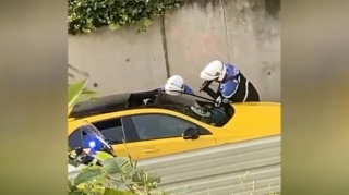 17 yaşlı gənci güllələyən polis üçün yardım toplanır    