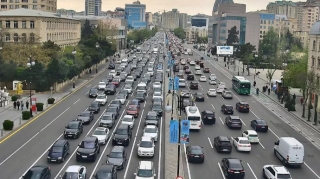 Paytaxtın bu küçələrində sıxlıq müşahidə olunur - SİYAHI 