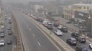 Bakının bir sıra yollarında nəqliyyatın sıxlığı yarandı 