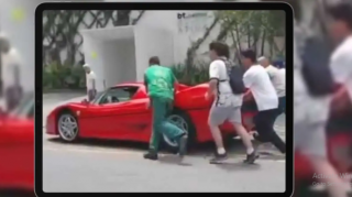 Bahalı avtomobili itələyərək işə saldılar- dünya bildi    - VİDEO