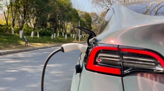 Maşınını evdə şarj edənlər həbs oluna bilər 