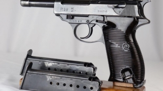 Masallı sakinindən “Walter P38” götürülüb